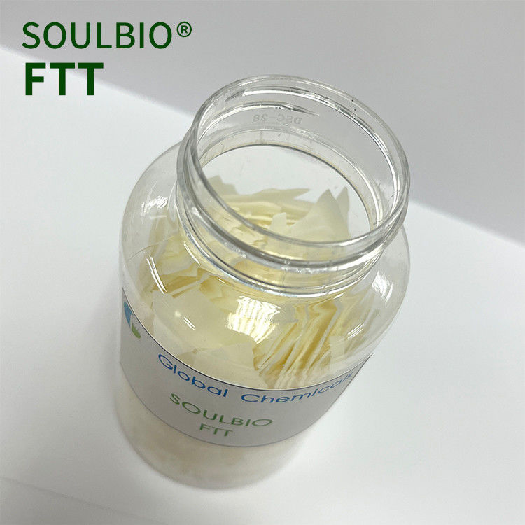 Schwacher kationischer Weichmacher SOULBIO FTT verleiht einem Stoff mit geringer Gelbfärbung einen weichen, glatten und vollständigen Griff